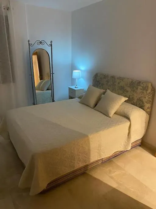 Central Estepona 3 Bed Apt With Pool And Parking 0*,  İspanya
