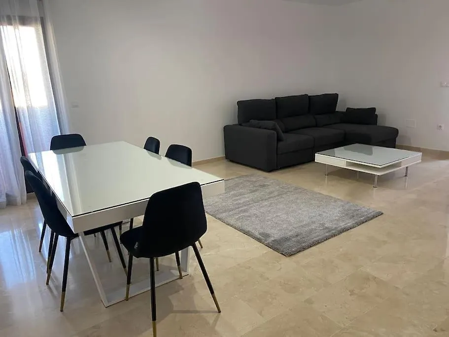 Daire Central Estepona 3 Bed Apt With Pool And Parking