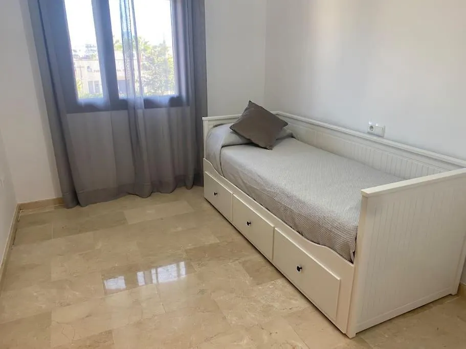 Central Estepona 3 Bed Apt With Pool And Parking