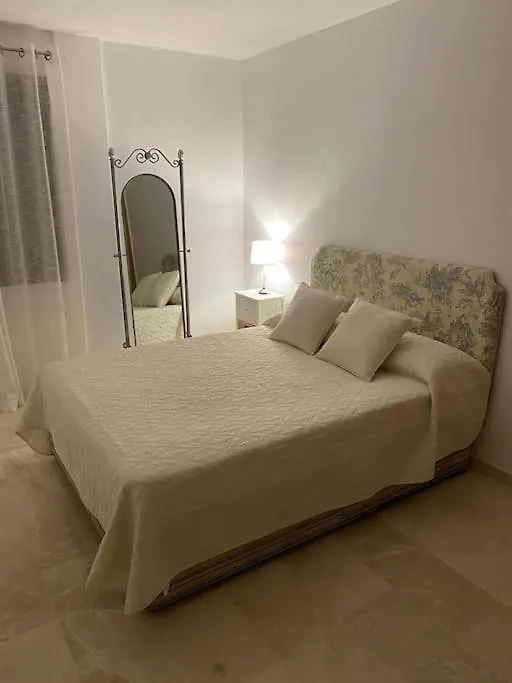 Central Estepona 3 Bed Apt With Pool And Parking