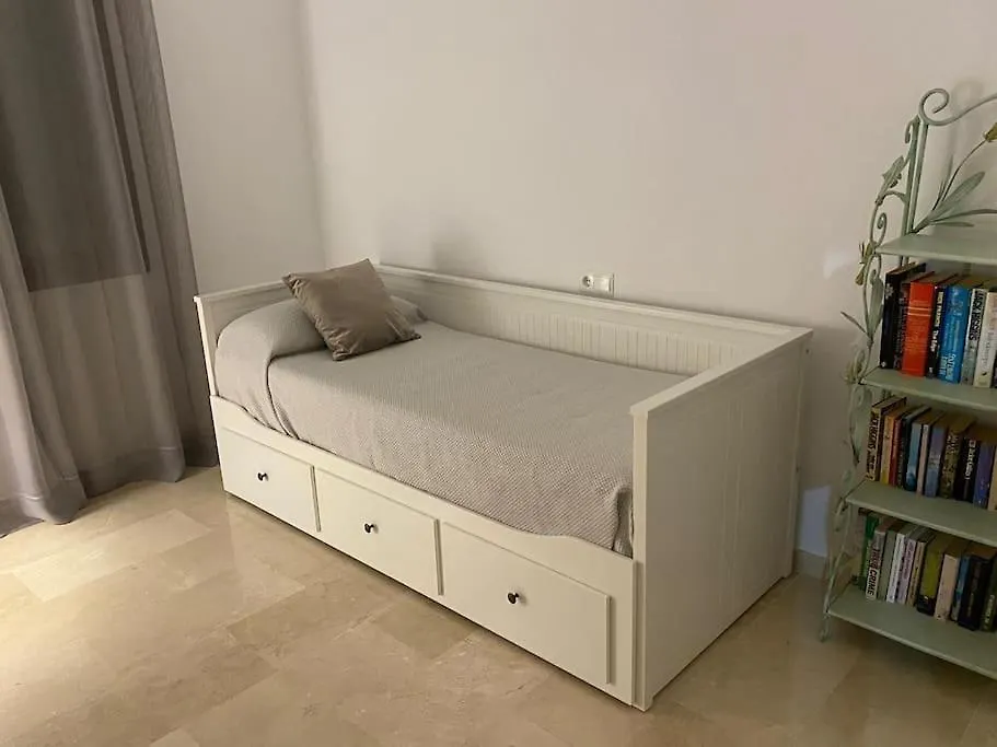 Central Estepona 3 Bed Apt With Pool And Parking